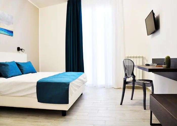 Leone Apartments