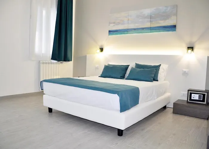 Leone Apartments